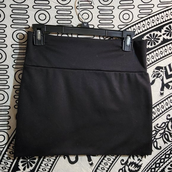 Black Pencil Skirt Size M - Picture 2 of 3